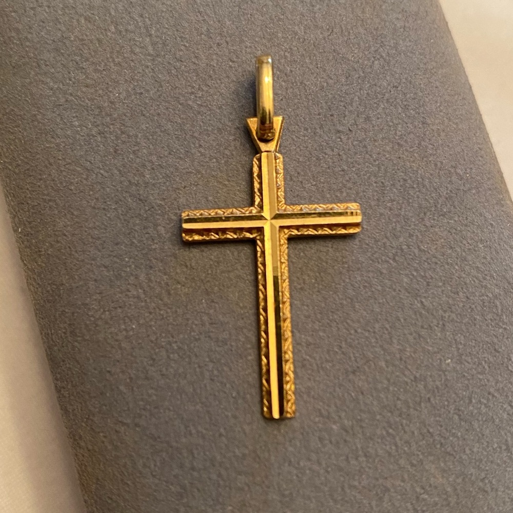 Solid 16 K Yellow Gold Cross Pendant 1.34" L  Italy Religious Icon 2.19 Grams